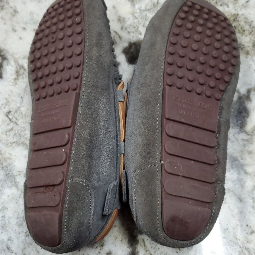 Fireside Boys Slipper Shoes Size 6 Moccasins Faux Fur Lined Warm Flaws